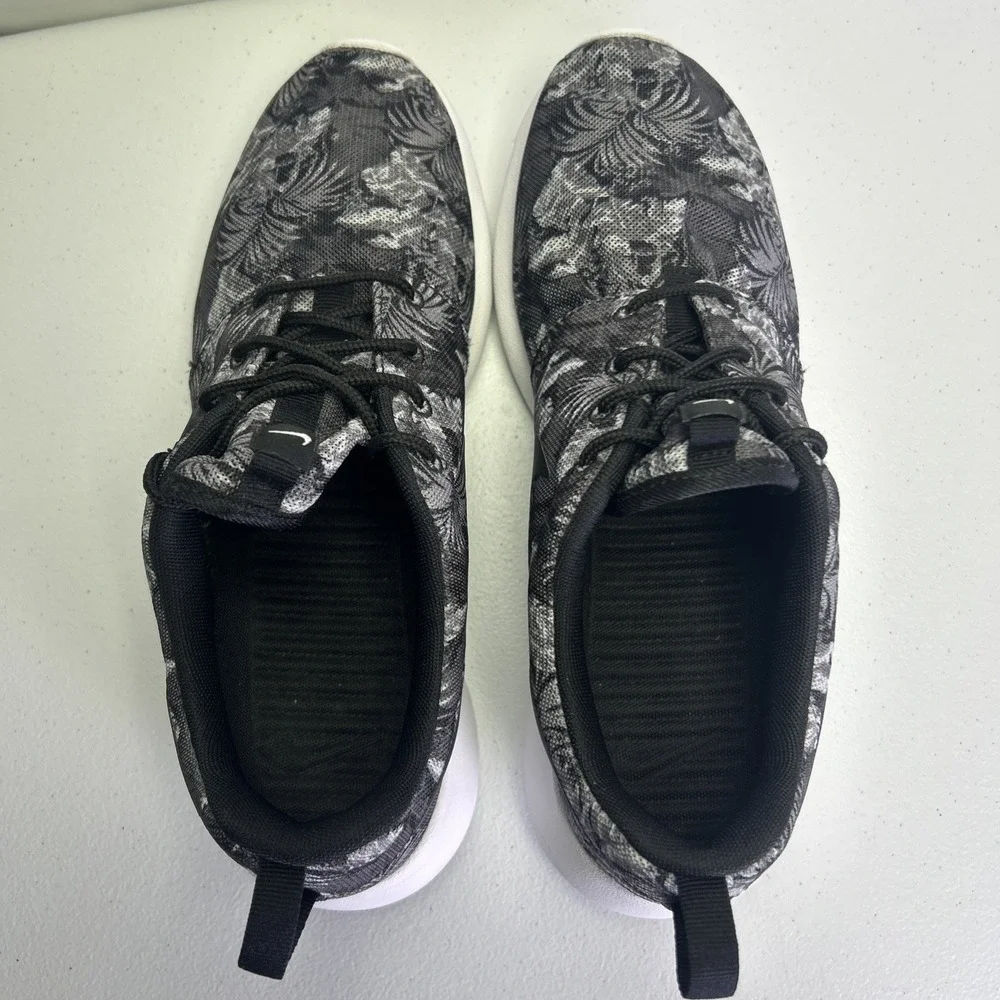 Nike Roshe Run Print Greyscale Palm Aloha Grey Black 655206-010 Men Size 8.5